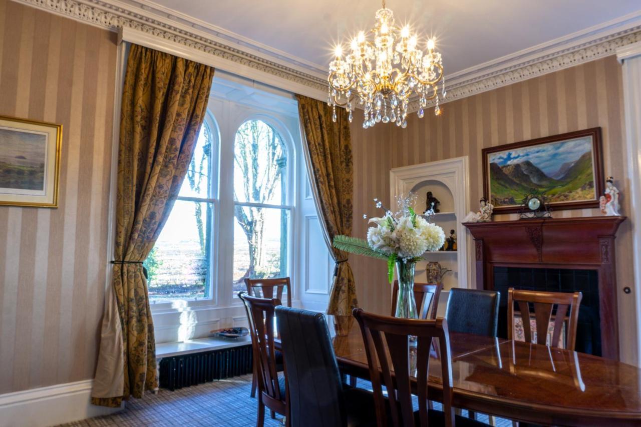 Holiday home Newton Manor House -7 Bedroom House *